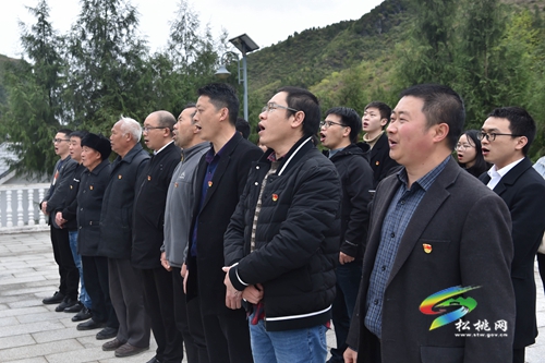 【網(wǎng)絡中國節(jié)·清明】縣融媒體中心黨支部、永安鄉(xiāng)落星村黨支部聯(lián)合開展“清明祭英烈”主題活動