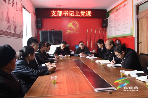 【網(wǎng)絡中國節(jié)·清明】縣融媒體中心黨支部、永安鄉(xiāng)落星村黨支部聯(lián)合開展“清明祭英烈”主題活動