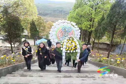 【網(wǎng)絡(luò)中國節(jié)·清明】縣機(jī)關(guān)事務(wù)中心黨支部開展“清明追思英烈?革命精神永傳承”祭掃活動(dòng)