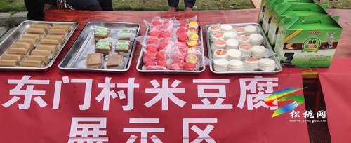 政府“搭臺”  群眾“唱戲”