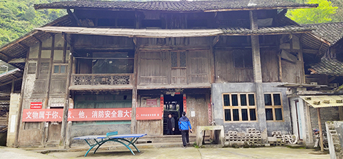 【奮斗百年路　啟航新征程】文軍“學(xué)黨史·踐初心·重走長征路”走進(jìn)石梁永安采風(fēng)