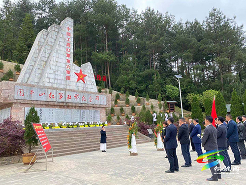 【奮斗百年路 啟航新征程】​松桃工商聯(lián)、石阡工商聯(lián)赴困牛山聯(lián)合開展紅色教育活動