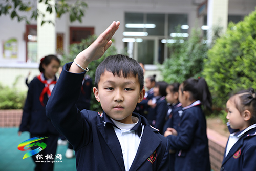 松桃實驗小學：隊前教育 傳遞星星火炬