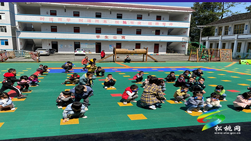 ​大路鎮(zhèn)第二幼兒園開展消防應急疏散演練