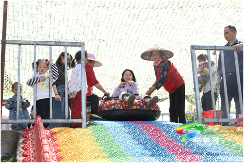 五一旅游新體驗(yàn)，讓我們一起滑草吧