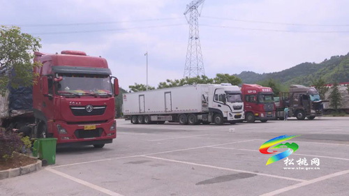 松桃：節(jié)末返程 松桃路政貼心護航