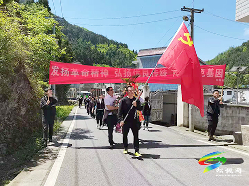【奮斗百年路 啟航新征程】王福榮到石梁老區(qū)上專題黨課