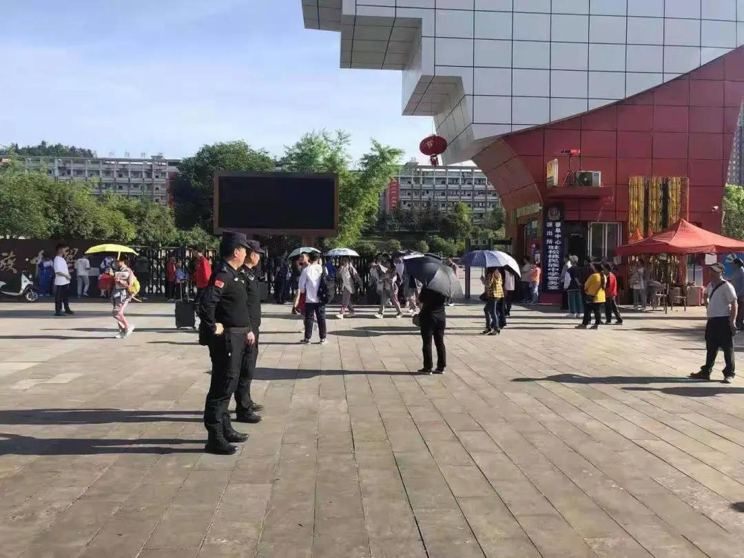 我為群眾辦實(shí)事丨松桃公安開展校園安全大檢查 全力筑牢校園安全防線