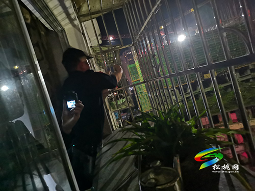 ​松桃公安：你徒手扳防盜窗的樣子真帥！