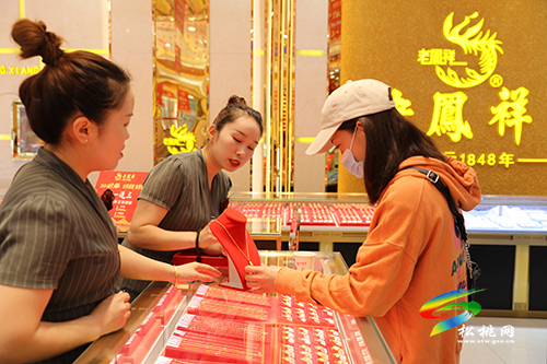 ​母親節(jié)：市場氛圍足感恩情意濃