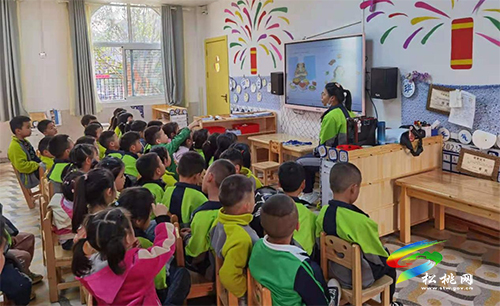 你陪我長大，我陪你變老——松桃第八幼兒園母親節(jié)活動