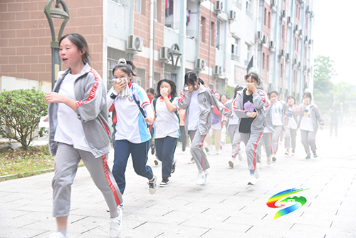 消防安全進校園|松桃民族中學開展消防應(yīng)急疏散演練