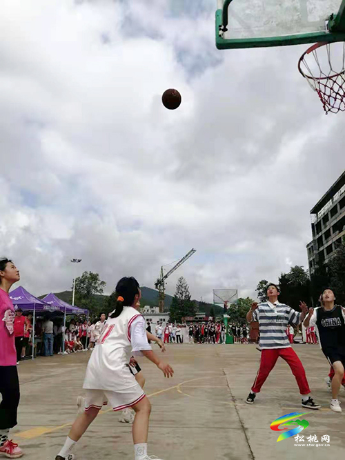 ​孟溪中學舉行第44屆趣味籃球運動會