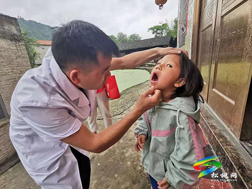 黃板鎮(zhèn)開展手足口病傳染病排查