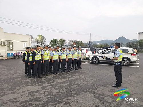 ​松桃交警大隊持續(xù)開展夜查統(tǒng)一行動