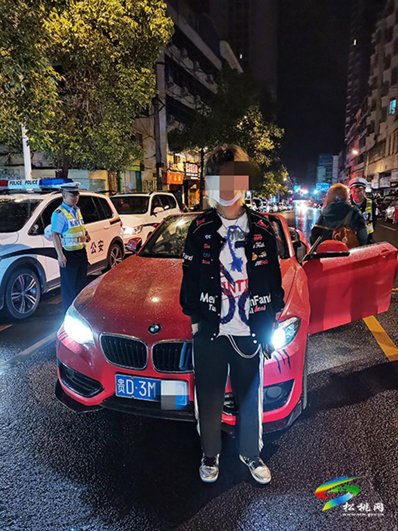 ​松桃交警大隊持續(xù)開展夜查統(tǒng)一行動