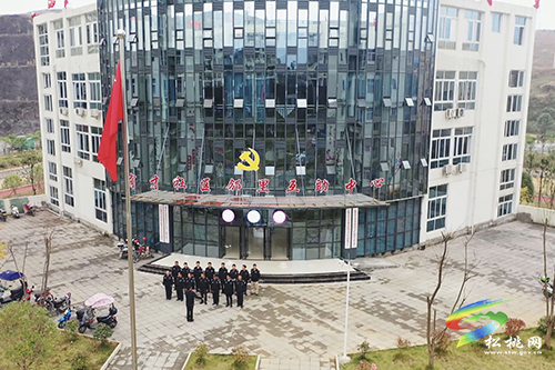 松桃:加強(qiáng)黨支部標(biāo)準(zhǔn)化規(guī)范化建設(shè) 寫好易地搬遷“后半篇文章”