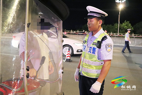 松桃交警大隊積極開展高考前夕集中夜查整治專項行動