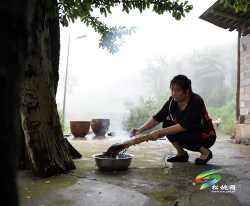 【網(wǎng)絡(luò)中國(guó)節(jié)·端午】端午佳節(jié)灰粽飄香