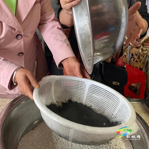 【網(wǎng)絡(luò)中國(guó)節(jié)·端午】端午佳節(jié)灰粽飄香