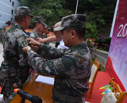 松桃舉行2021年基干民兵集合點驗大會