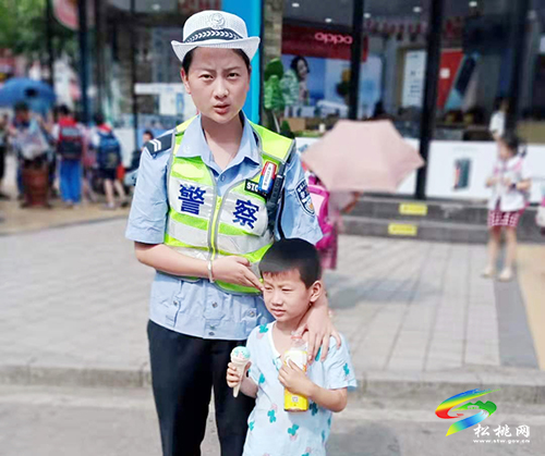 老人兒童回家不知路 松桃交警熱心予幫助