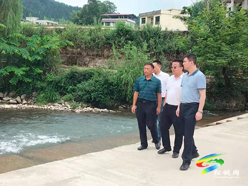 潘攀到松桃開展巡河工作