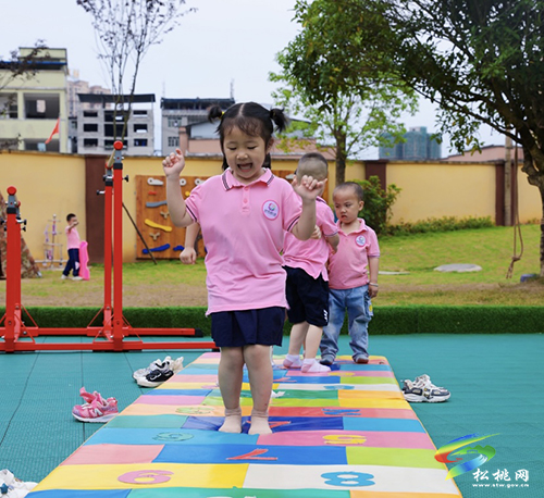 松桃實驗幼兒園申創(chuàng)省級示范幼兒園第二次評估工作匯報會召開