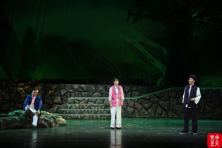 6月21日相聚萬山大劇院，一起看《這山就比那山高》精彩上演！
