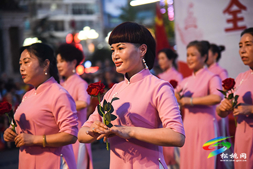 松桃：歌舞活動(dòng)頌黨恩，健身展演秀風(fēng)采