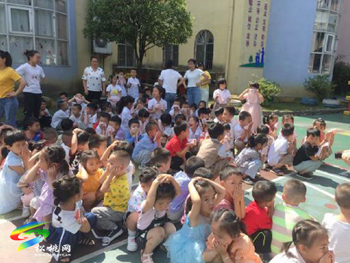 孟溪幼兒園開展消防應(yīng)急疏散演練