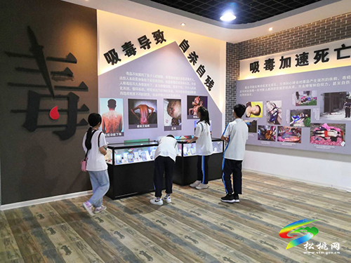 迓駕鎮(zhèn)中學(xué)組織學(xué)生參觀縣禁毒教育基地