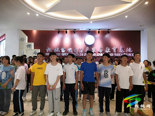 迓駕鎮(zhèn)中學(xué)組織學(xué)生參觀縣禁毒教育基地