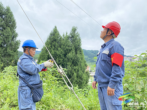 ​松桃供電局：強(qiáng)化隱患大排查 扎實(shí)做好汛期保電工作