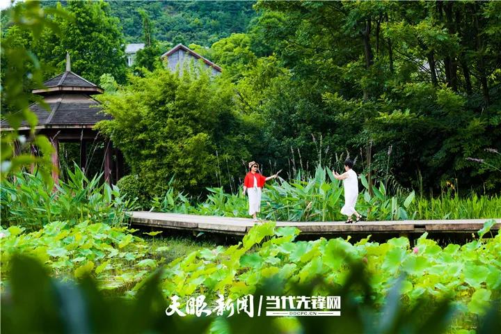 《貴州日?qǐng)?bào)》刊登乾興平文章：共同構(gòu)建人與自然生命共同體