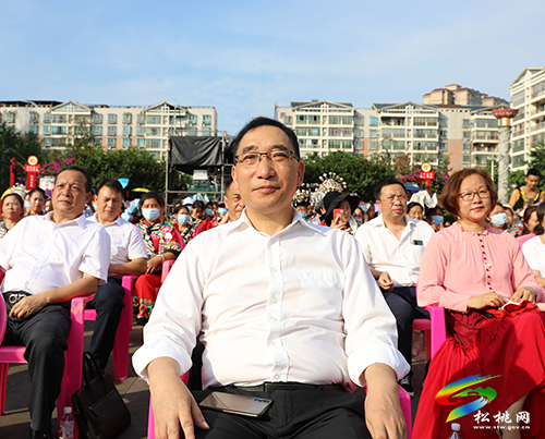 松桃“歌飛苗家六月六 相約松桃話黨恩”苗歌大賽順利開幕