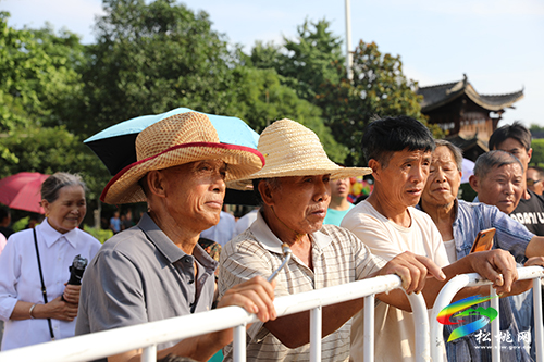松桃“歌飛苗家六月六 相約松桃話黨恩”苗歌大賽順利開幕
