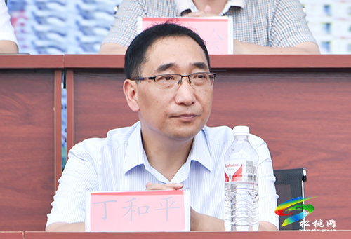 松桃舉辦“美麗鄉(xiāng)村”“三和錳業(yè)杯”職工籃球聯(lián)賽