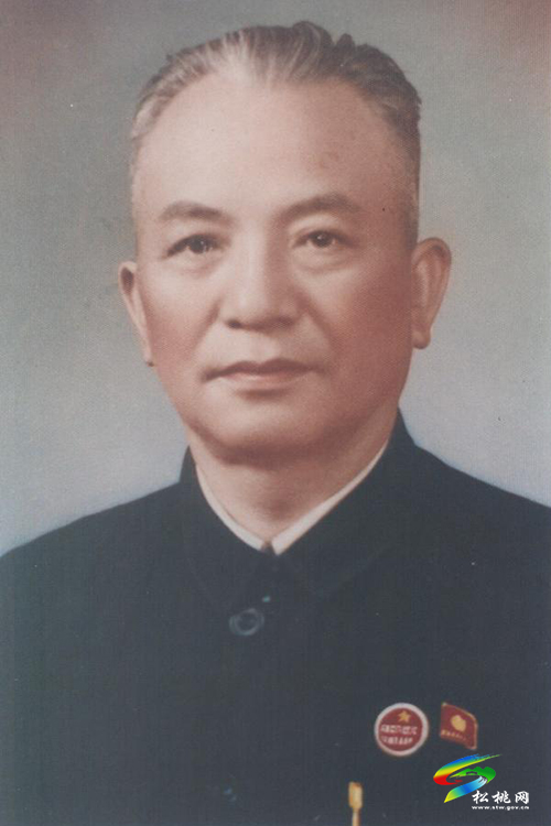 從苗鄉(xiāng)走出的驕子——?dú)W百川