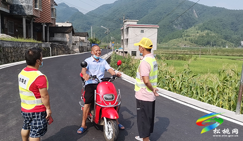 普覺鎮(zhèn)積極開展道路交通安全宣傳勸導(dǎo)工作