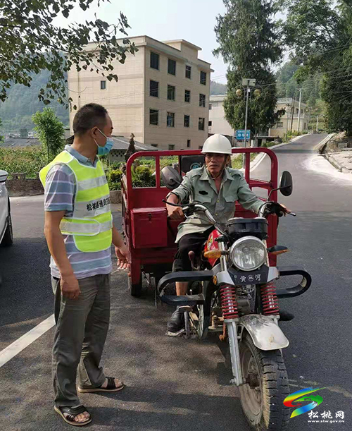 普覺鎮(zhèn)積極開展道路交通安全宣傳勸導(dǎo)工作