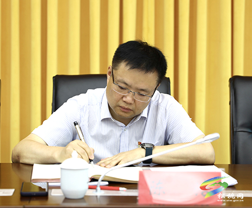 中共松桃苗族自治縣委2021年第23次常委會議召開