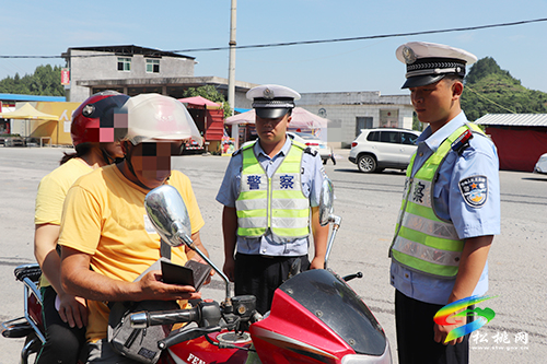 松桃交警大隊(duì):讓文明交通建設(shè)成果惠及廣大市民