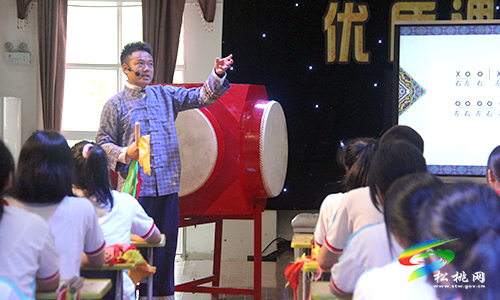 松桃非遺“苗族花鼓舞”榮獲貴州省第七屆高中音樂學(xué)科優(yōu)質(zhì)課一等獎(jiǎng)