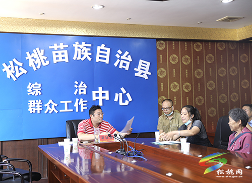 吳廷友接訪真情實意解民憂