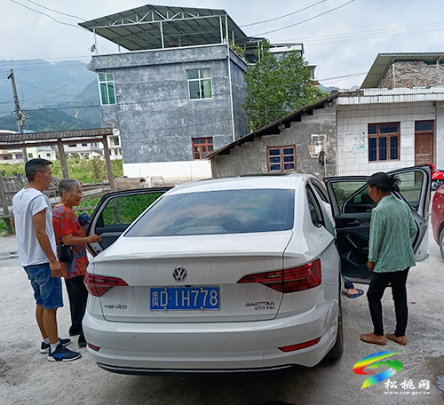 寨英鎮(zhèn)愛(ài)心專(zhuān)車(chē)助力新冠疫苗接種