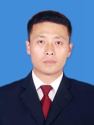 何彬
