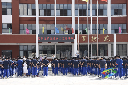 松桃：交通消防進(jìn)校園　攜手共筑安全網(wǎng)