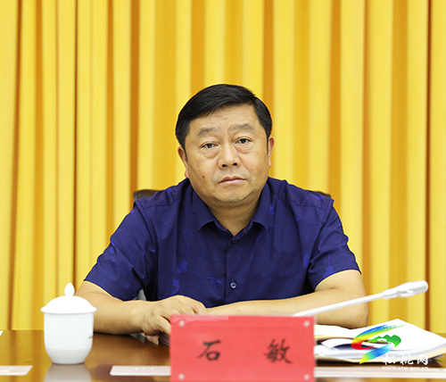 中共松桃苗族自治縣委2021年第27次常委會(huì)議召開