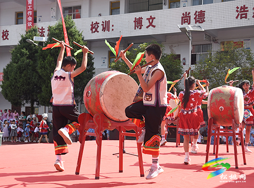 賡續(xù)百年初心 擔(dān)當(dāng)育人使命——黃板鎮(zhèn)舉辦系列活動(dòng)熱烈慶祝第37個(gè)教師節(jié)